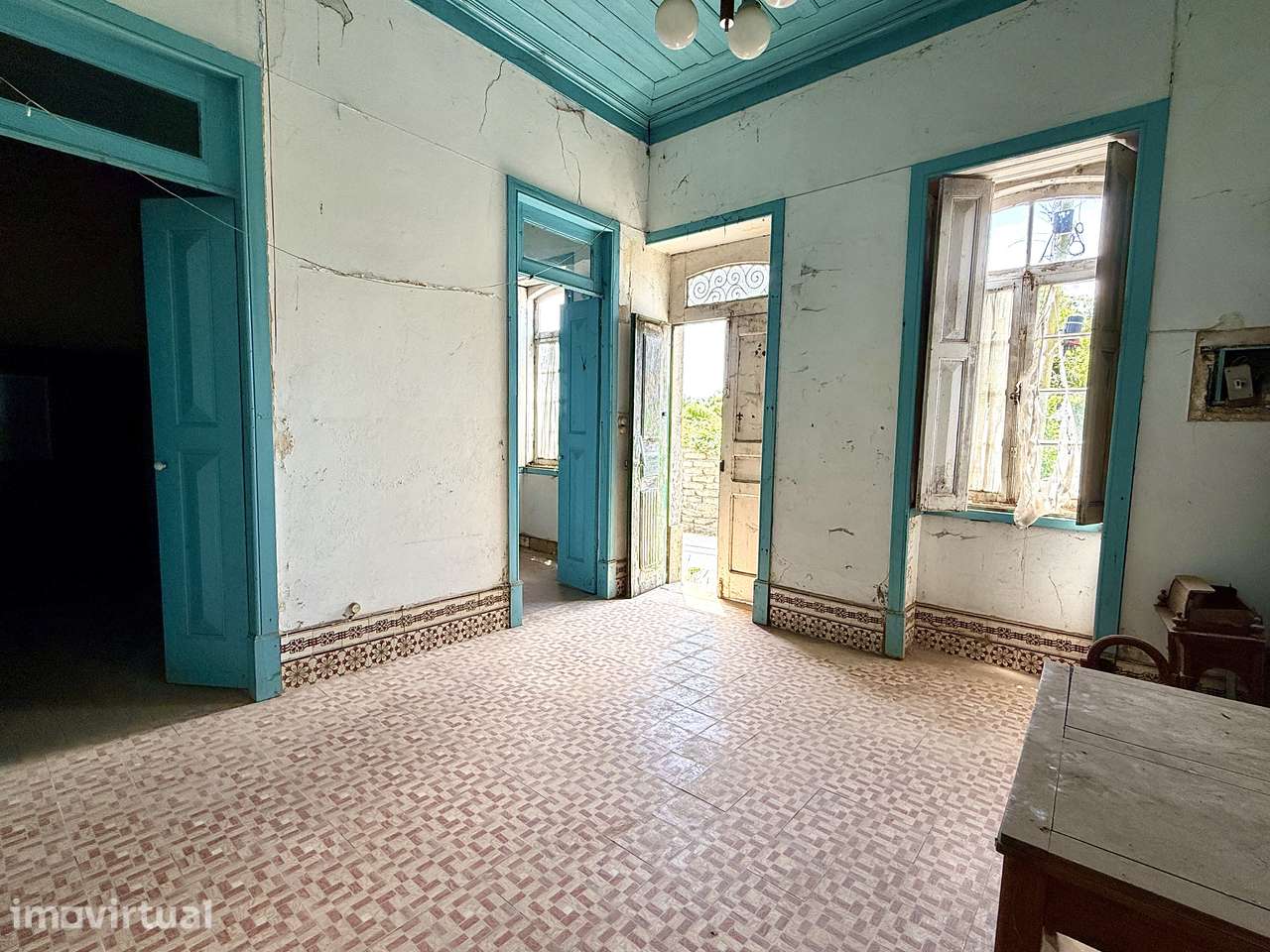 Moradia antiga com potencial de transformação | Oliveirinha | 125 000€ - Grande imagem: 5/38