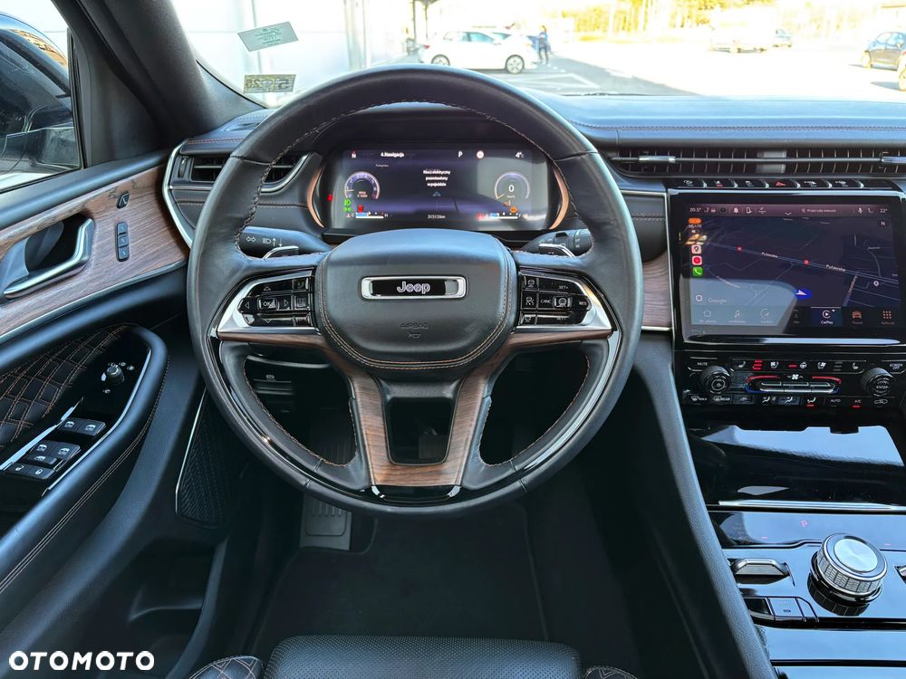 Jeep Grand Cherokee - 22