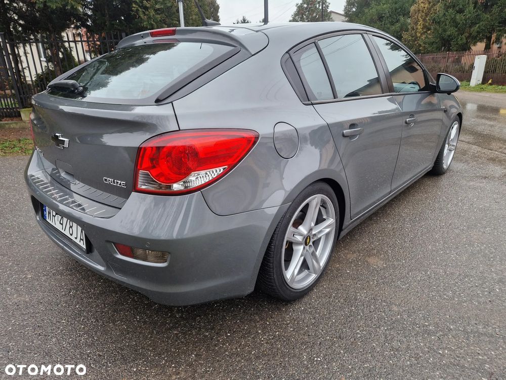 Chevrolet Cruze 1.6 LS+ - 24