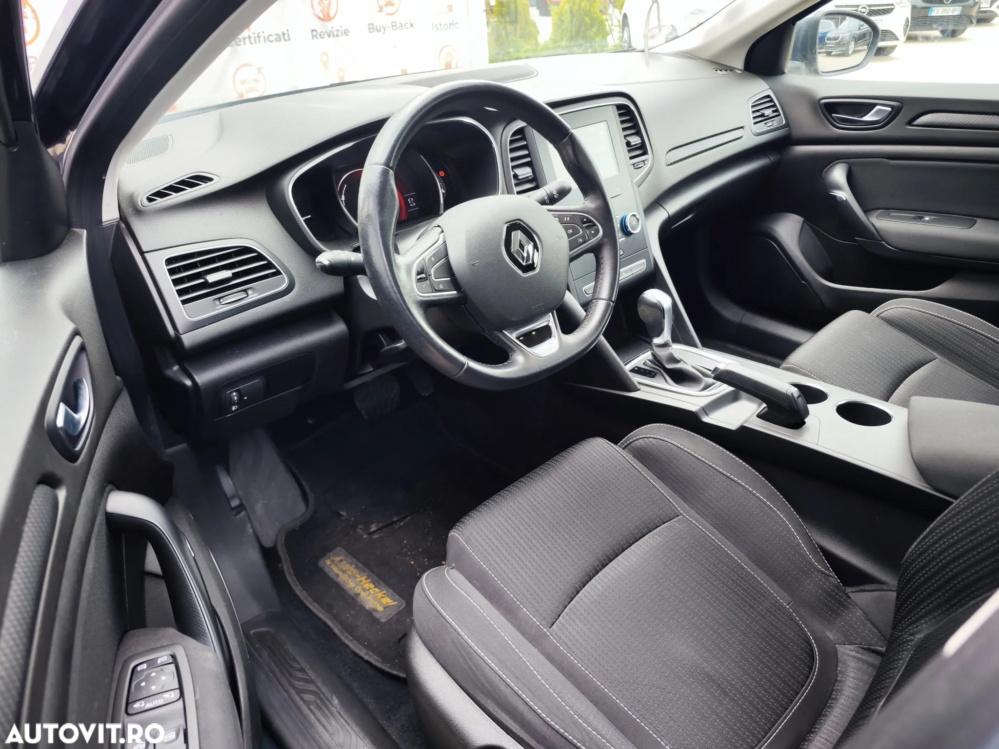 Renault Megane ENERGY TCe 140 EDC BUSINESS - 9