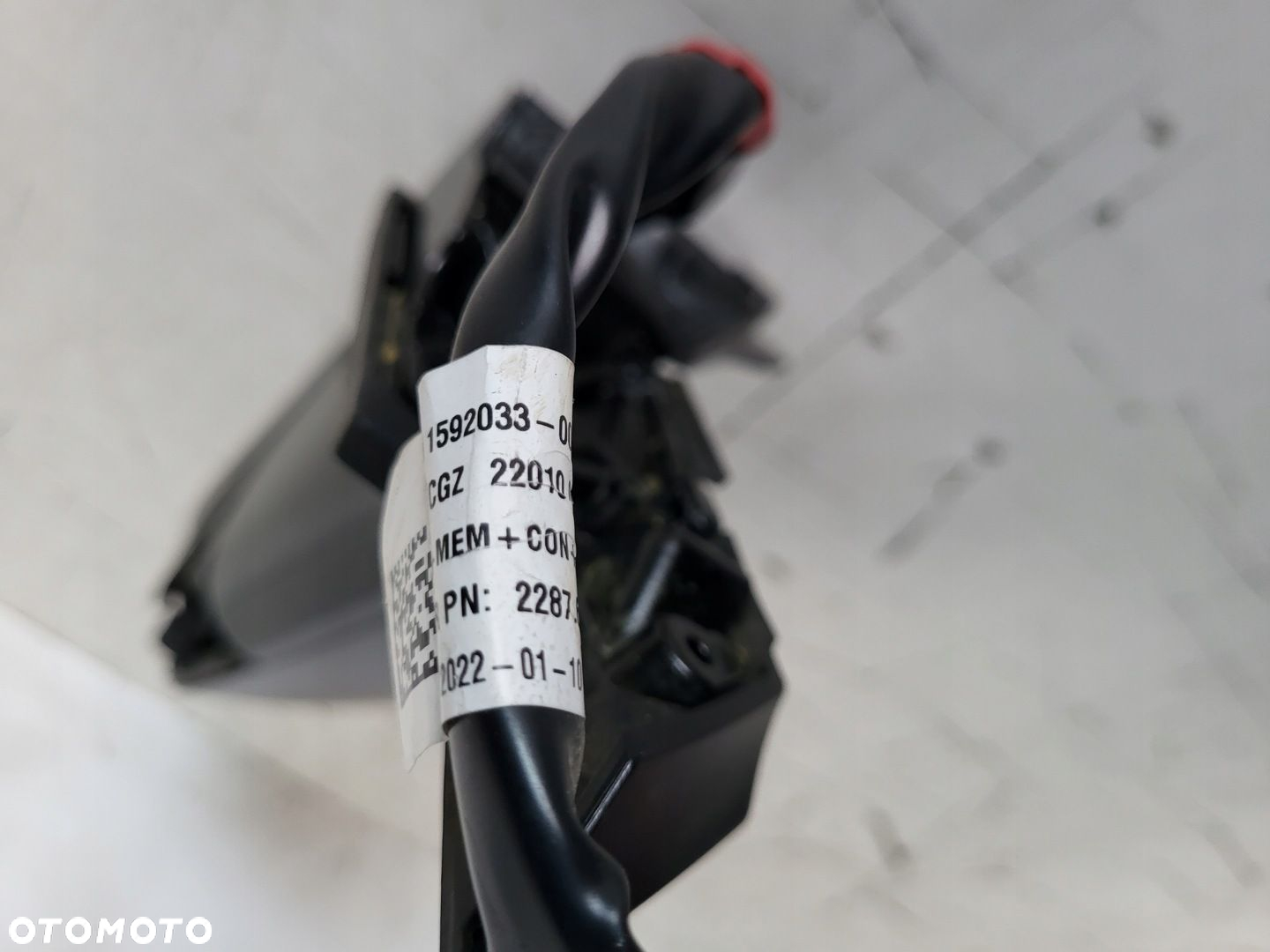 TESLA 3 LUSTERKO LEWE 11 PIN - 11