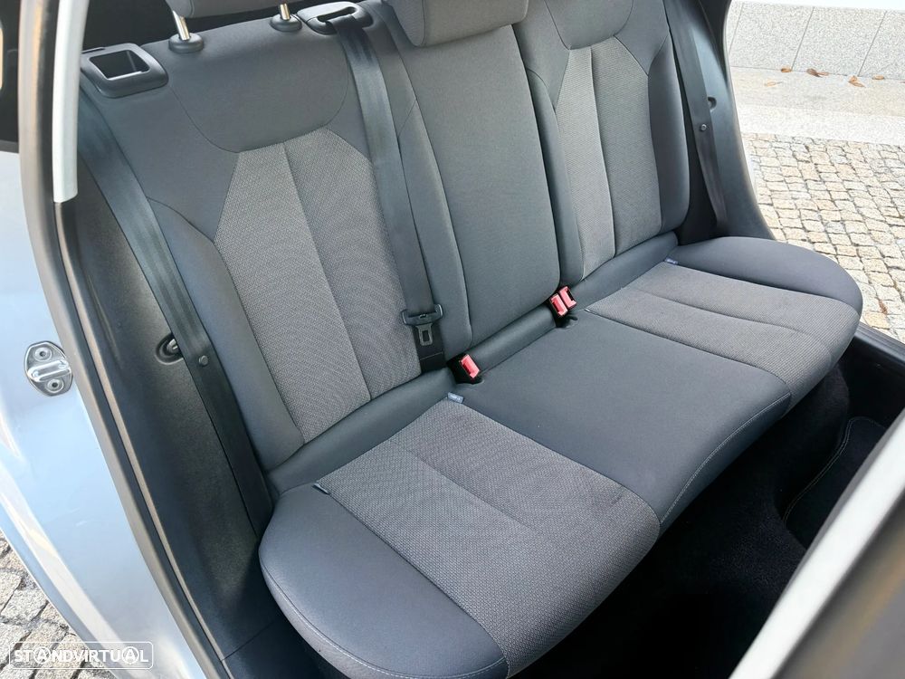 SEAT Leon 1.6 TDI ECOMOTIVE Sport Start/Stop - 28