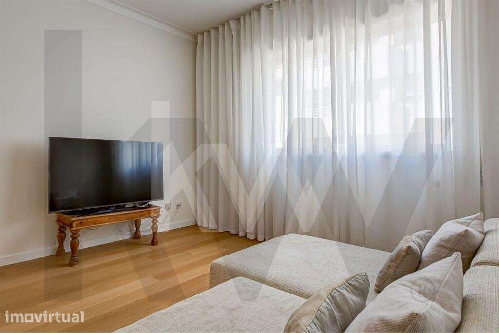 Porto, Bonfim|Apartamento T1+1 com varanda Remodelado junto ao colégio - Grande imagem: 4/37