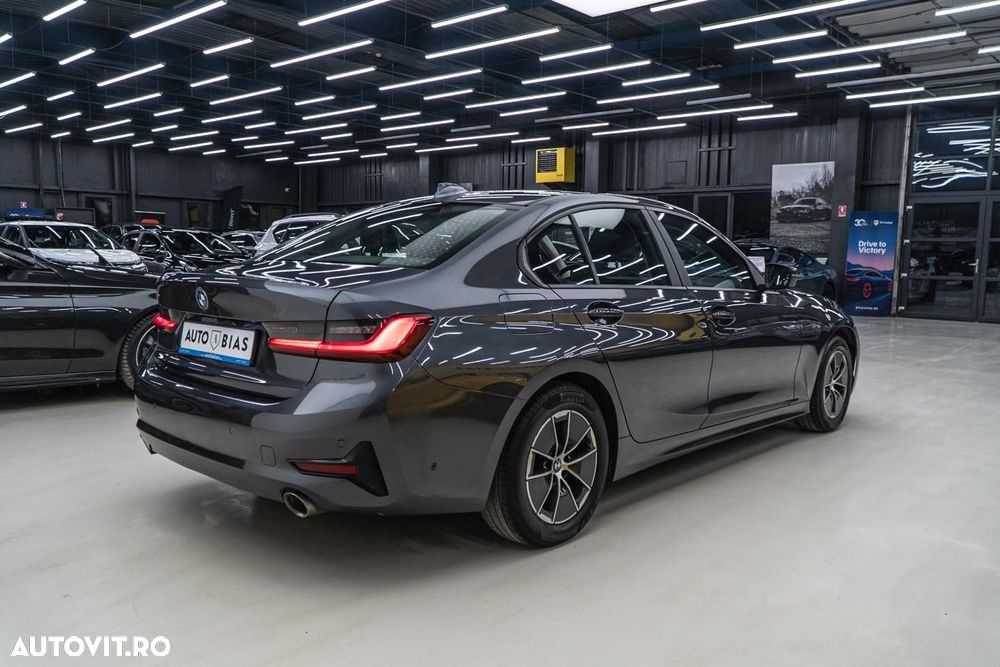 BMW Seria 3 320i Aut. Sport Line - 8