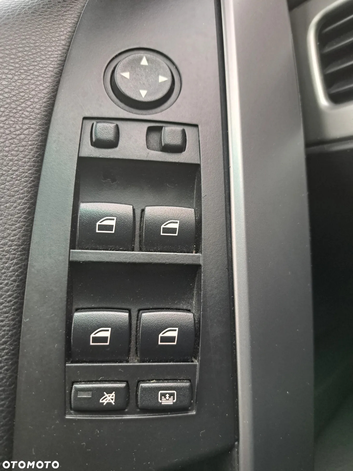 BMW Seria 5 525d - 28