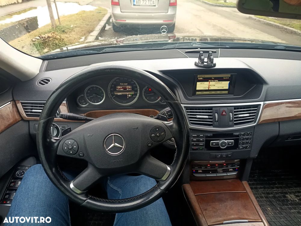 Mercedes-Benz E 220 CDI DPF BlueEFFICIENCY 7G-TRONIC Elegance - 7