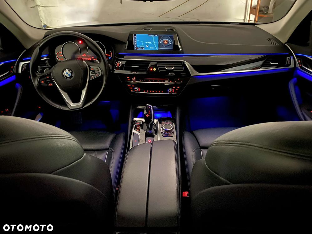 BMW Seria 5 520d Sport Line - 39