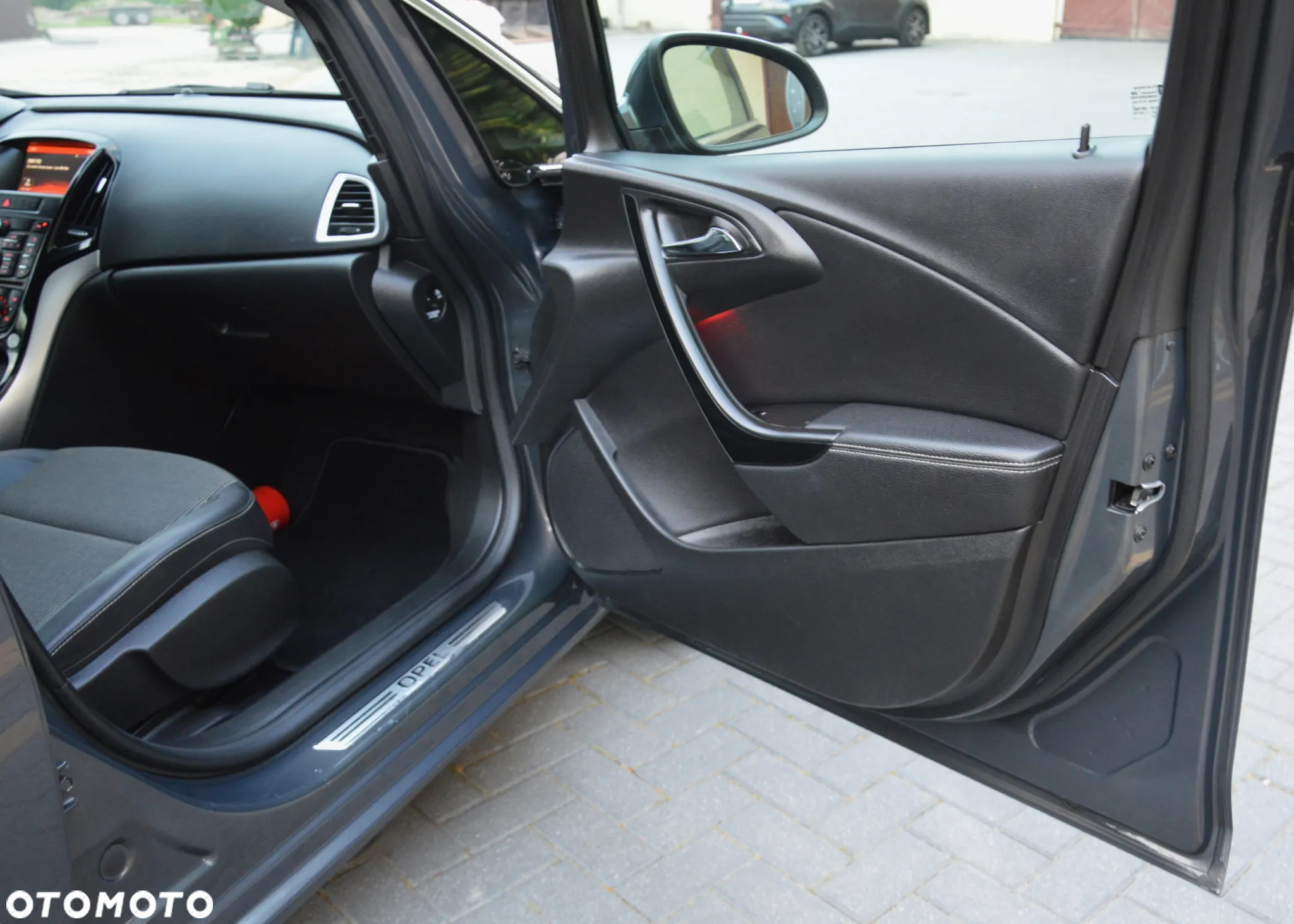 Opel Astra IV 1.6 CDTI Cosmo - 30