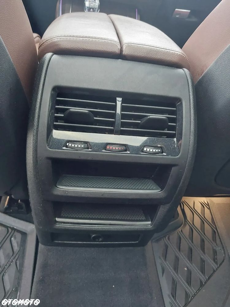 BMW X5 xDrive25d - 23