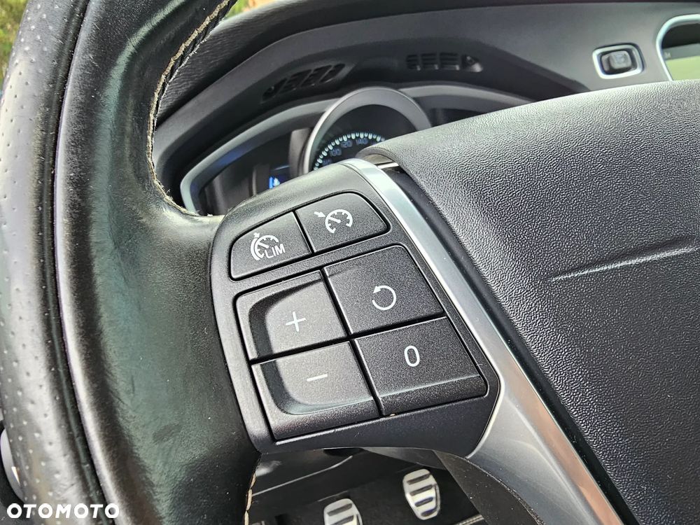 Volvo V40 D2 RDesign - 21