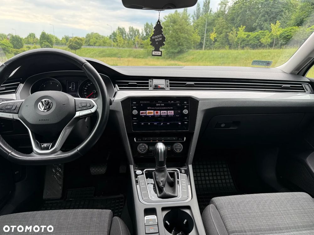 Volkswagen Passat 2.0 TDI Business DSG - 9