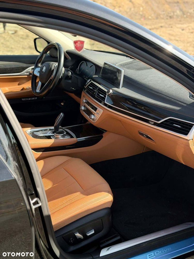 BMW Seria 7 - 11