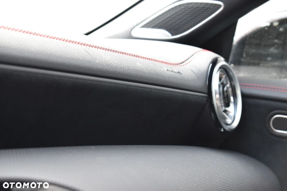 Mercedes-Benz CLA 220 AMG Line 7G-DCT - 21