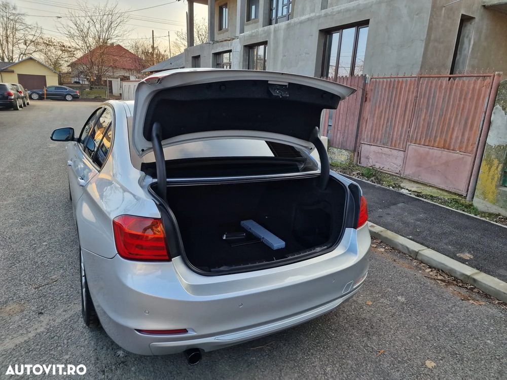 BMW Seria 3 318d GT Sport Line - 16