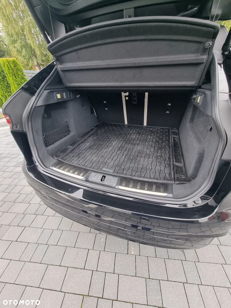 Jaguar F-Pace P250 AWD R-Dynamic S - 27