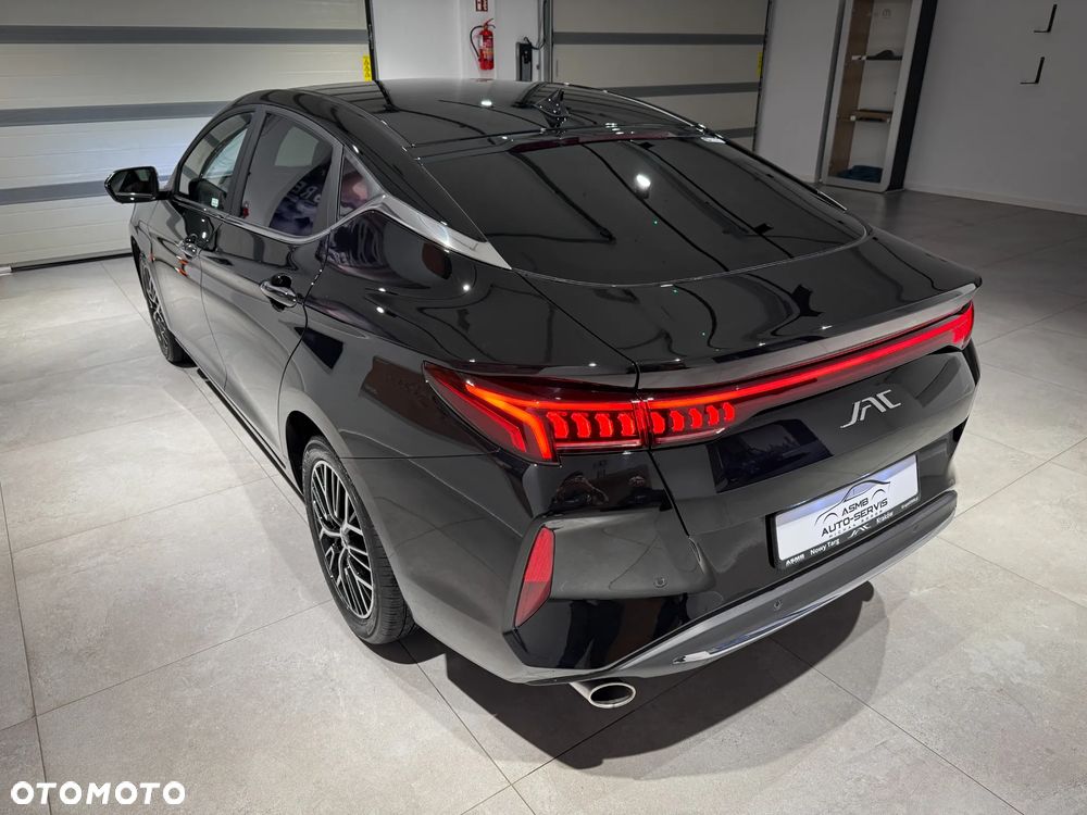 JAC J7 - 11