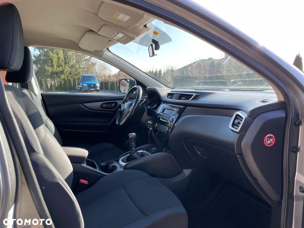 Nissan Qashqai 1.2 DIG-T N-Vision - 35
