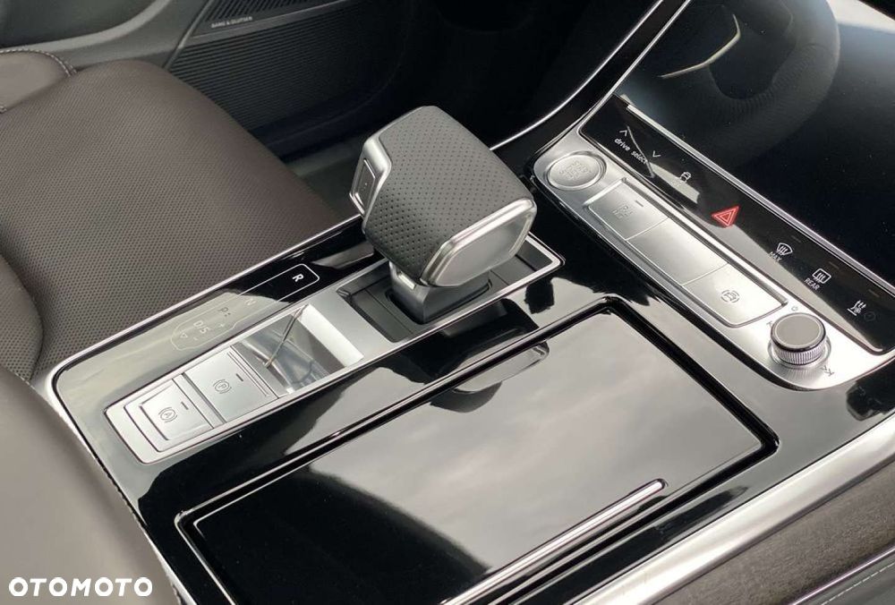 Audi Q8 - 35