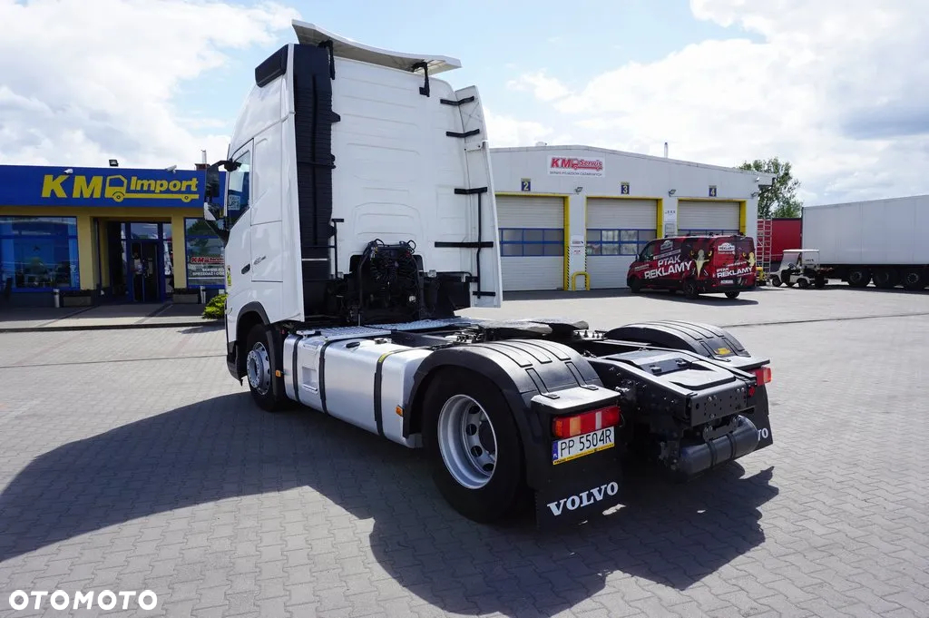 Volvo FH 460 GLOBETROTTER XL - 2