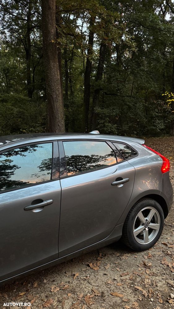 Volvo V40 D4 Kinetic - 4