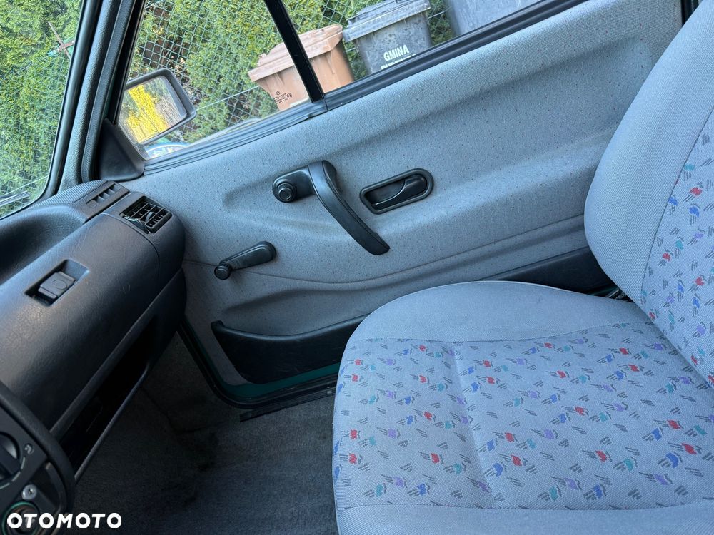 Volkswagen Polo 1.0 CL - 16