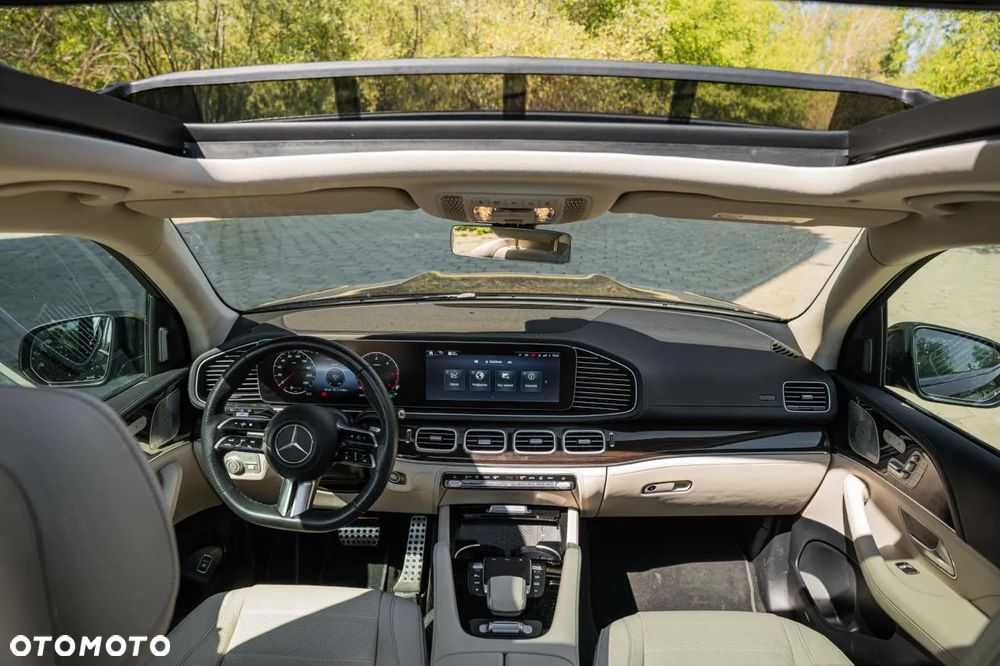 Mercedes-Benz GLS - 27