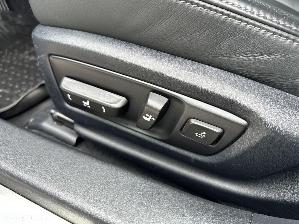 Lexus GS 300h Elite Business - 24