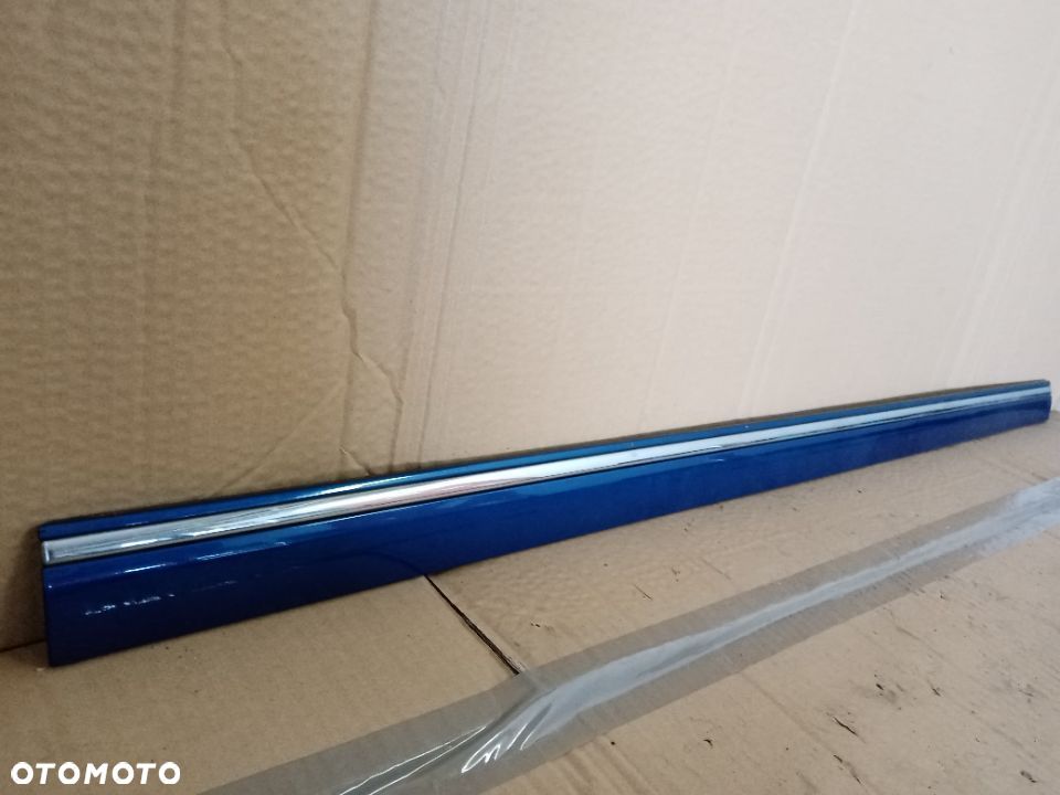 Listwa drzwi prawy przód Mercedes C-Klasa W203 A2036905062 - 2