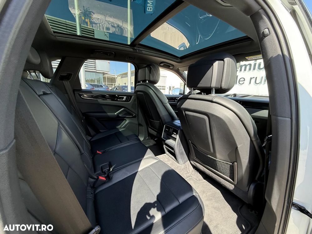 Porsche Cayenne - 12