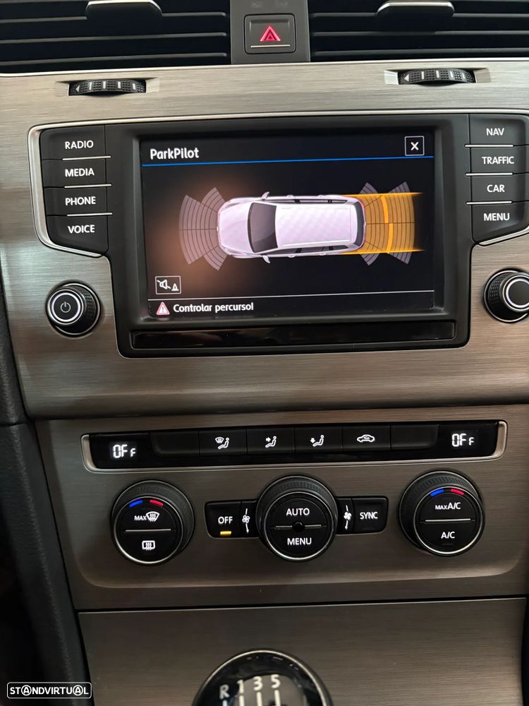 VW Golf Variant 1.6 TDi BlueMotion Confortline - 17