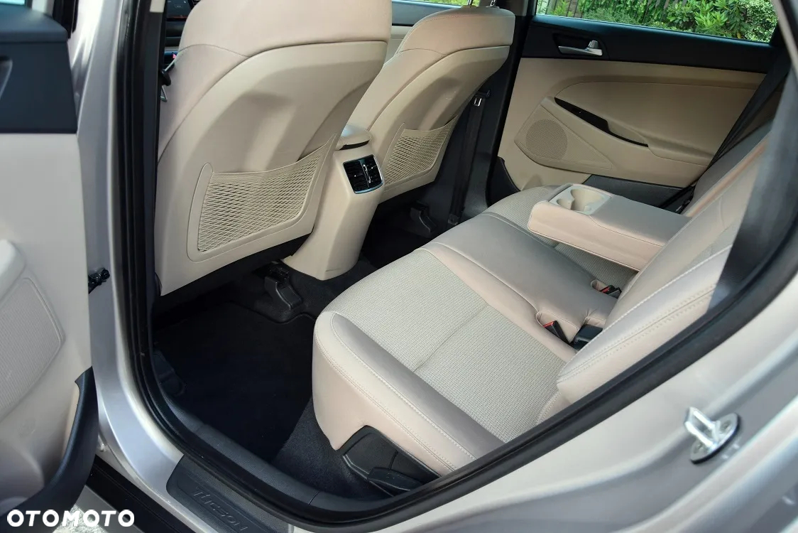 Hyundai Tucson 1.6 GDI BlueDrive Style 2WD - 9