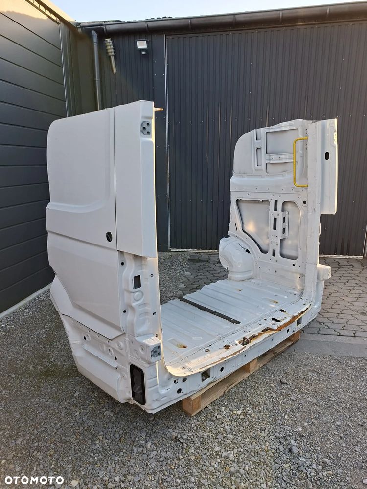 CRAFTER II , MAN TGE tył błotnik podłoga element cięty - 2