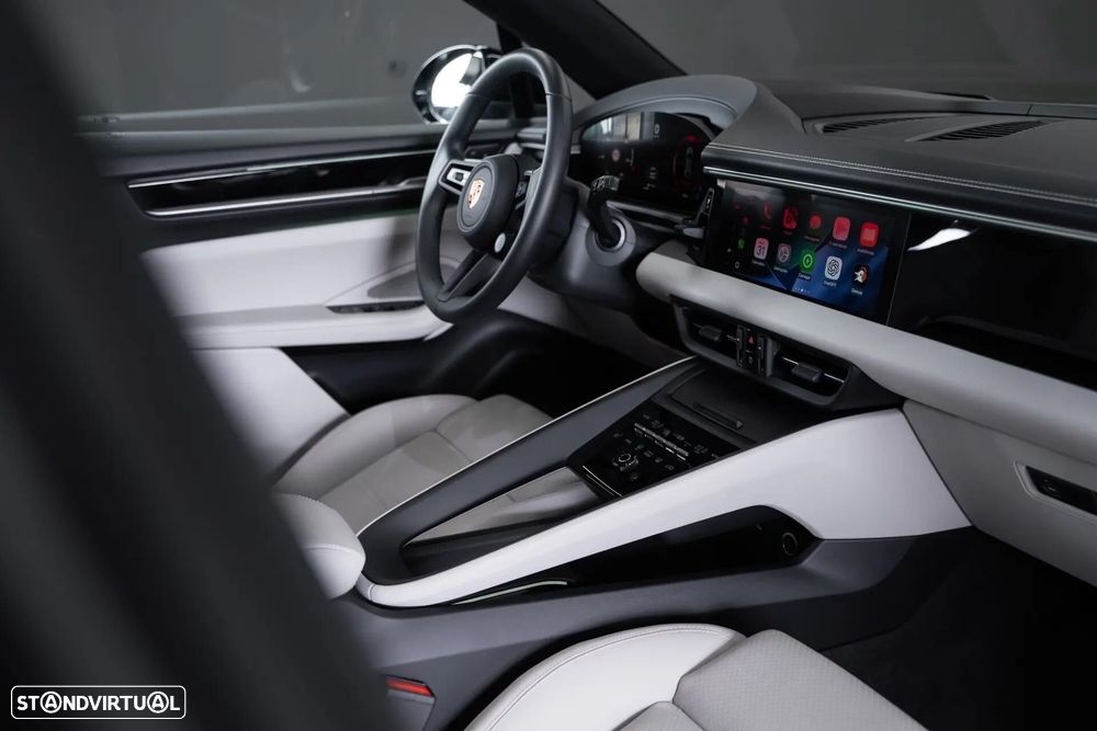 Porsche Macan Electric - 42