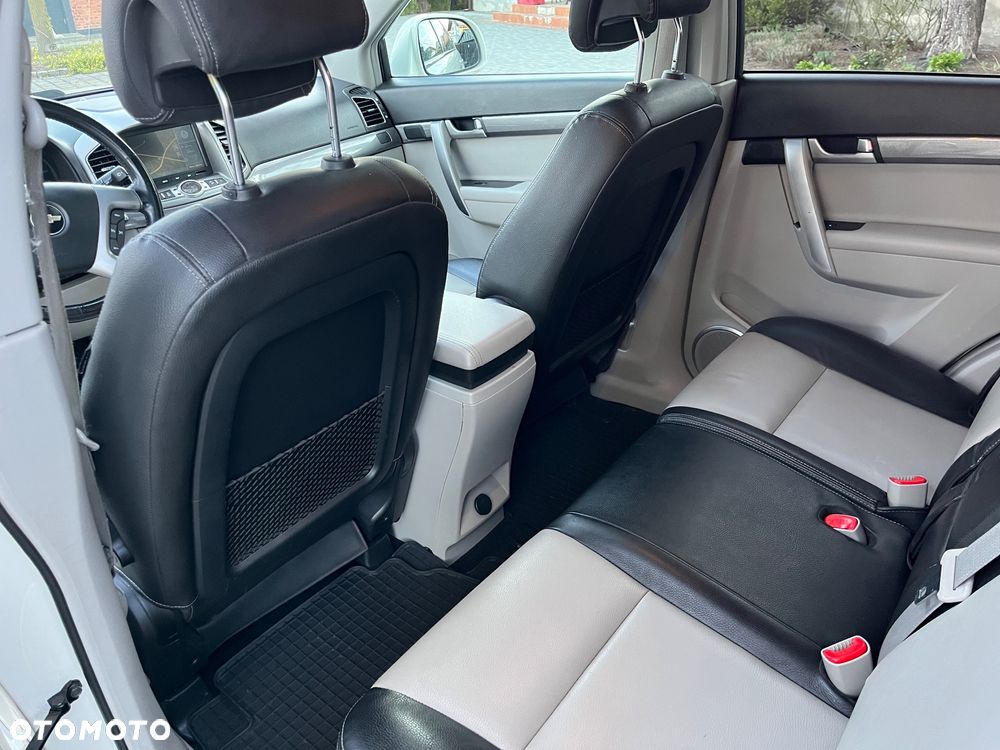 Chevrolet Captiva 2.2 D LTZ - 29