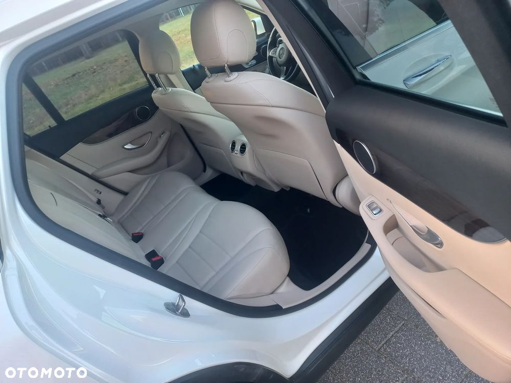 Mercedes-Benz GLC - 11