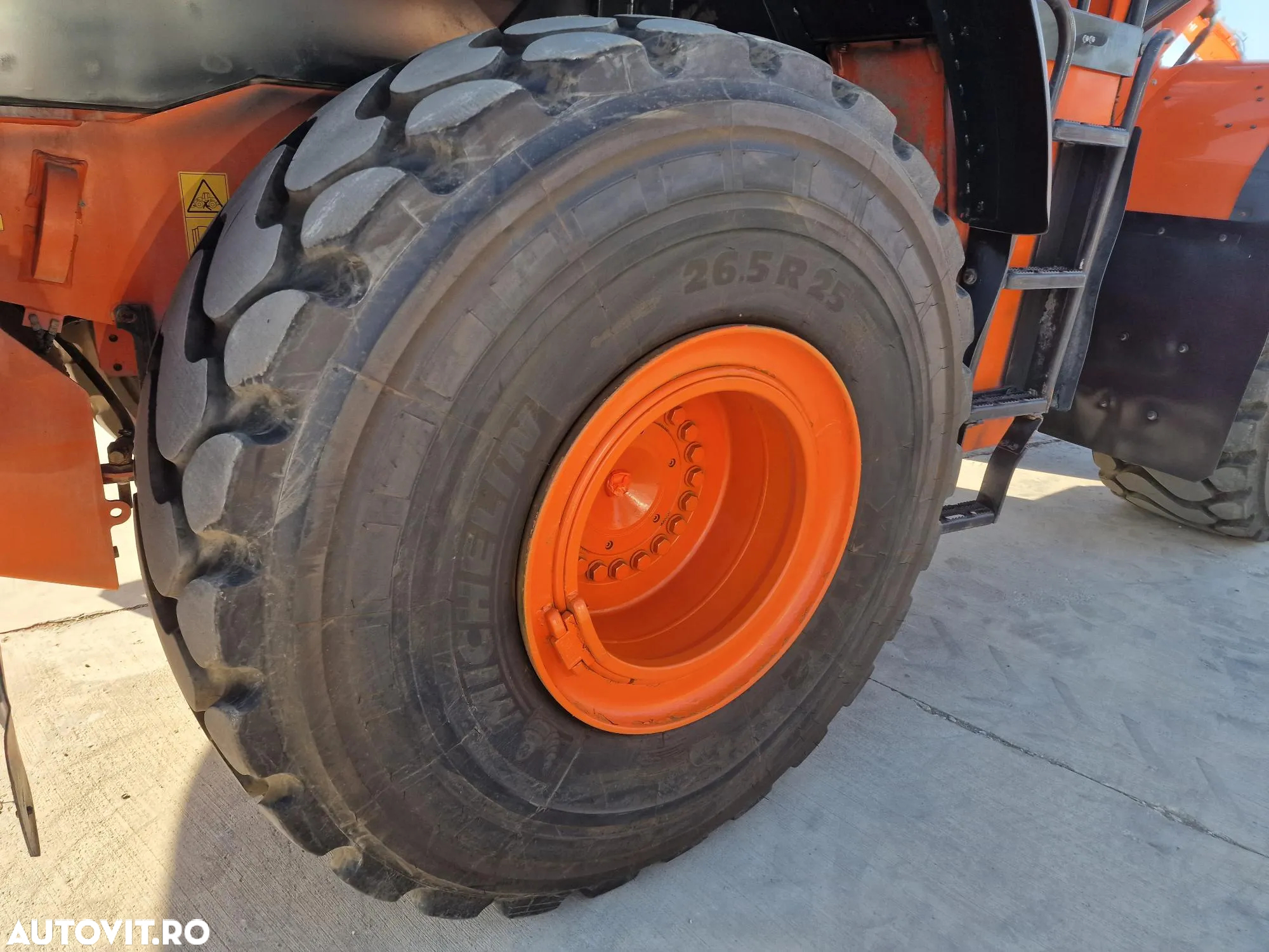 Hitachi ZW310-6, cupa NOUA 5mc, anv MICHELIN 80% ok-99.900 eur+Tva, virare JOYSTICK, gresare automata, camera spate mers masalier, consum 14l/h, produs in Japonia, posibilitate leasing 4 ani-PROMOTIE 99.900 EUR+Tva - 35