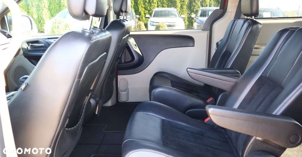 Dodge Grand Caravan - 15