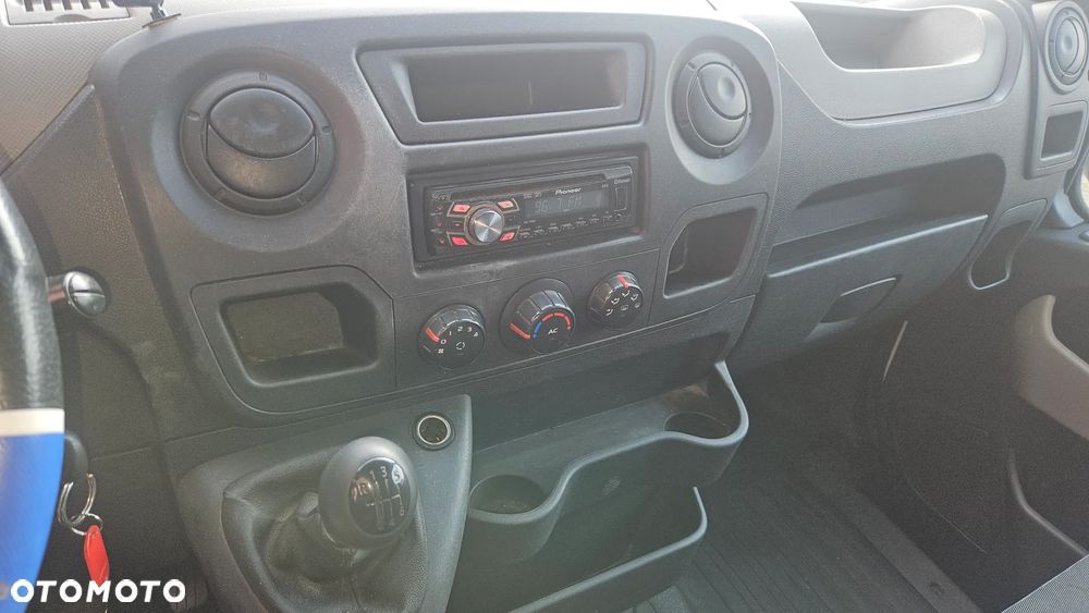 Renault Master III - 11