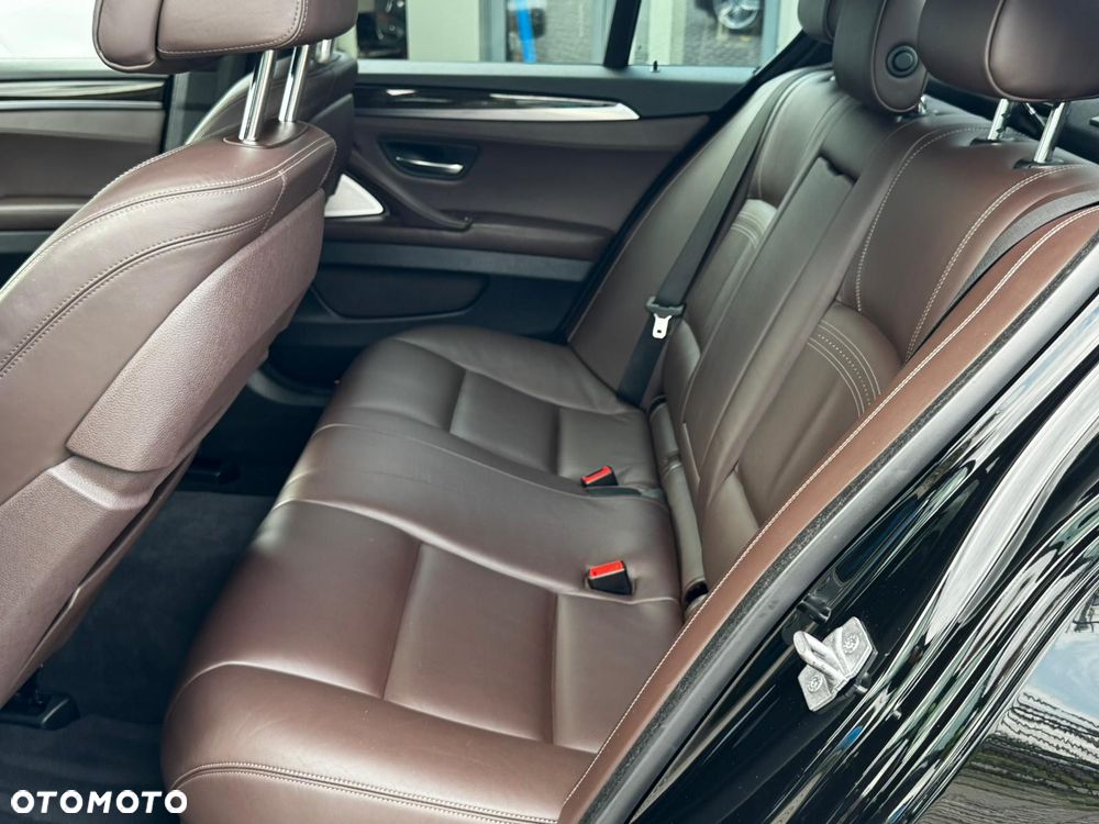 BMW Seria 5 535d xDrive - 12