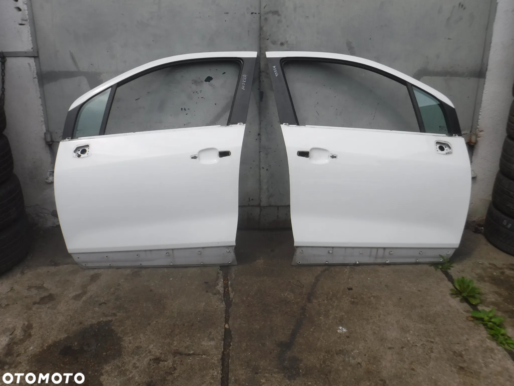 Opel Mokka  12-16 drzwi przod lewe  prawe lewe kolor GAZ - 12