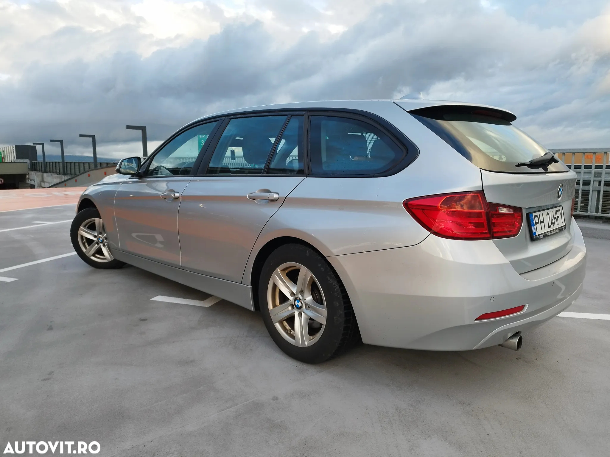 BMW Seria 3 320d Touring Aut. Efficient Dynamics Edition Blue Perf. Sport Line - 9