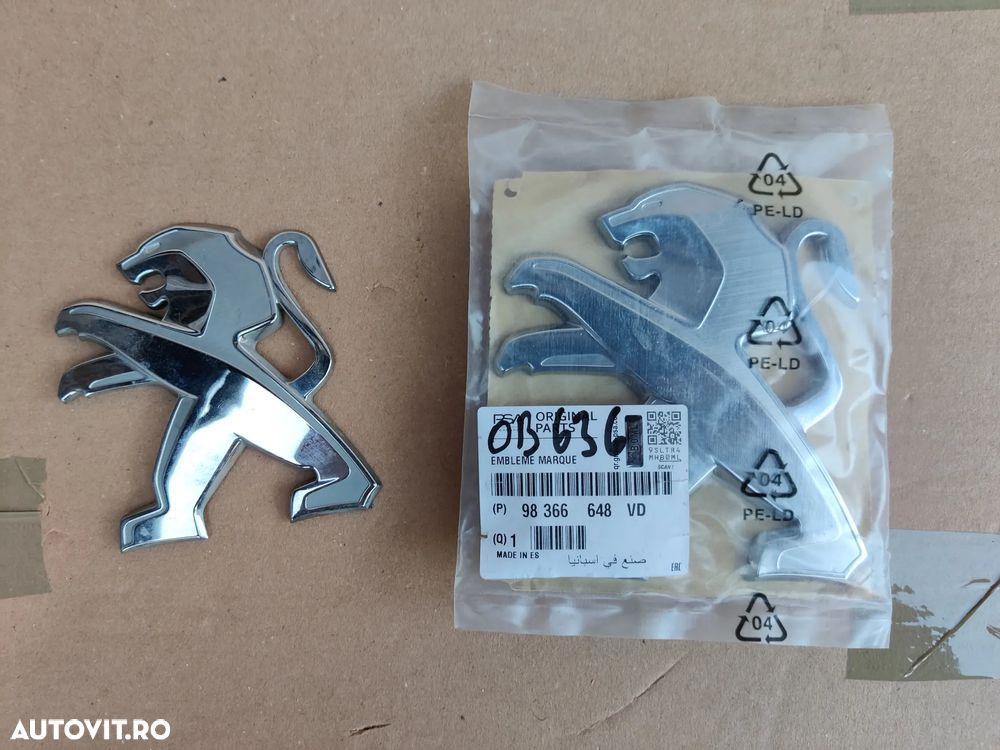 Emblema Sigla Stema Logo Nou OEM Grila fata spate Peugeot 2008 cod 98366648 VD - 1