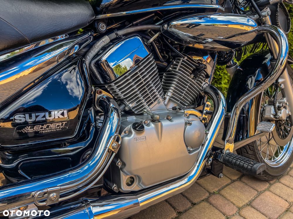 Suzuki Intruder - 16