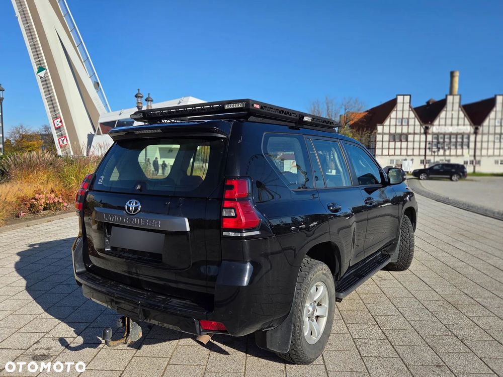 Toyota Land Cruiser 2020 photo 2
