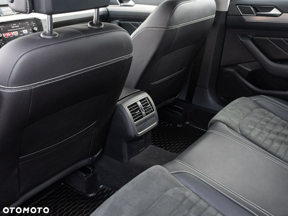 Volkswagen Passat - 28
