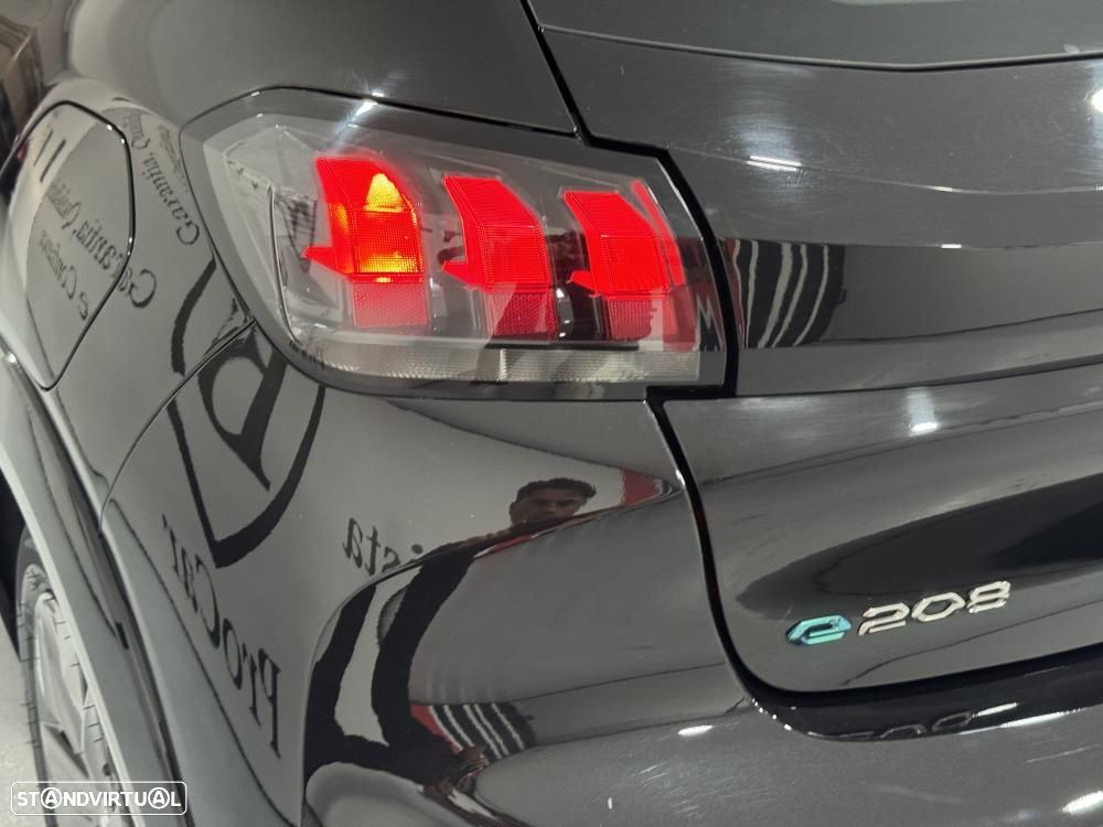 Peugeot e-208 Active Pack - 21