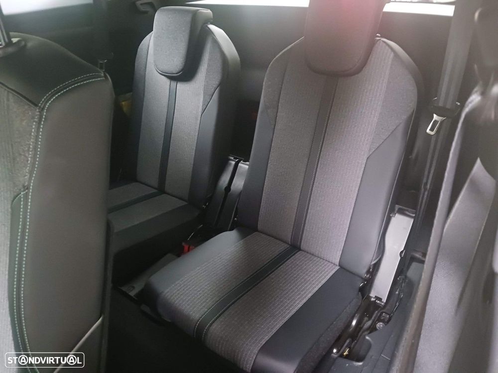 Peugeot 5008 1.5 BlueHDi Allure Pack EAT8 - 33