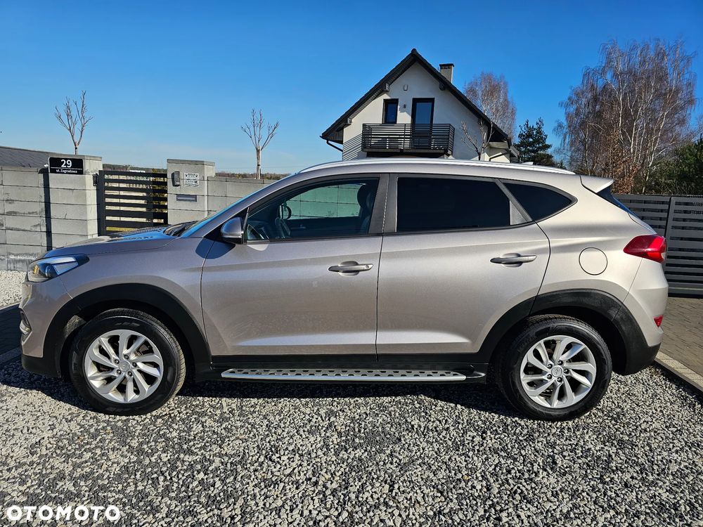 Hyundai Tucson 1.7 CRDI BlueDrive Style 2WD - 5