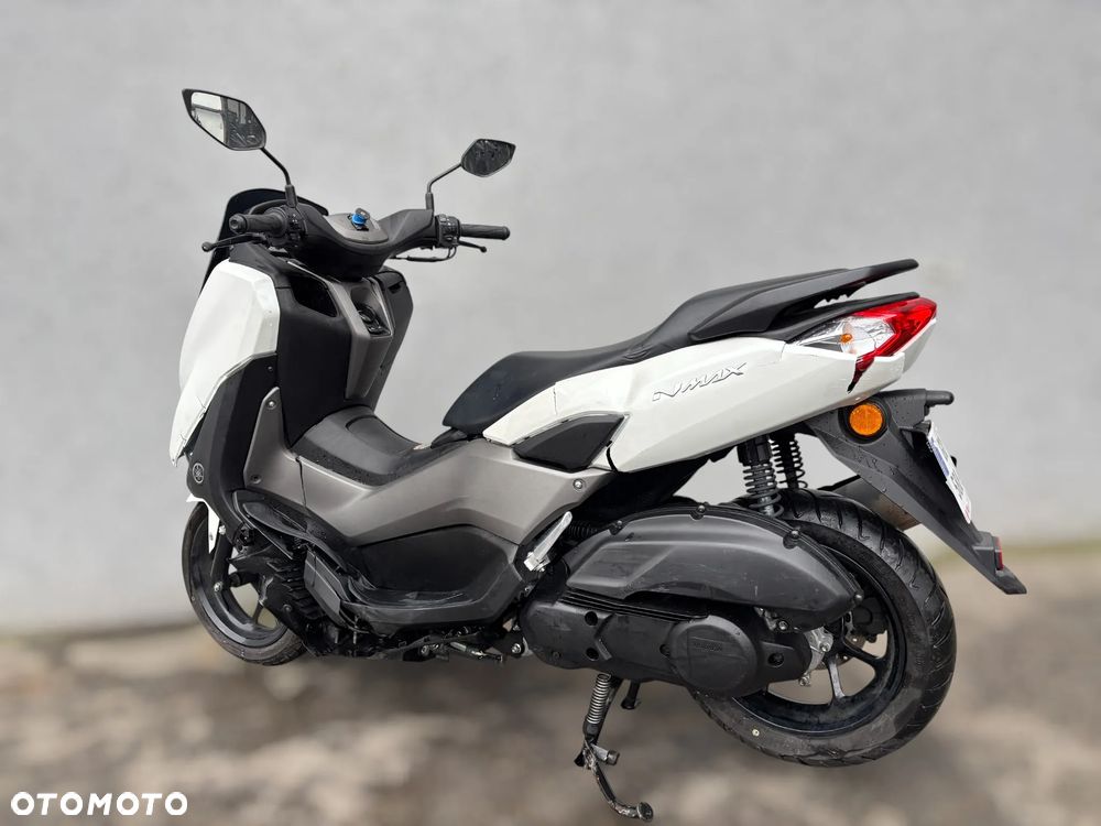 Yamaha NMAX - 4