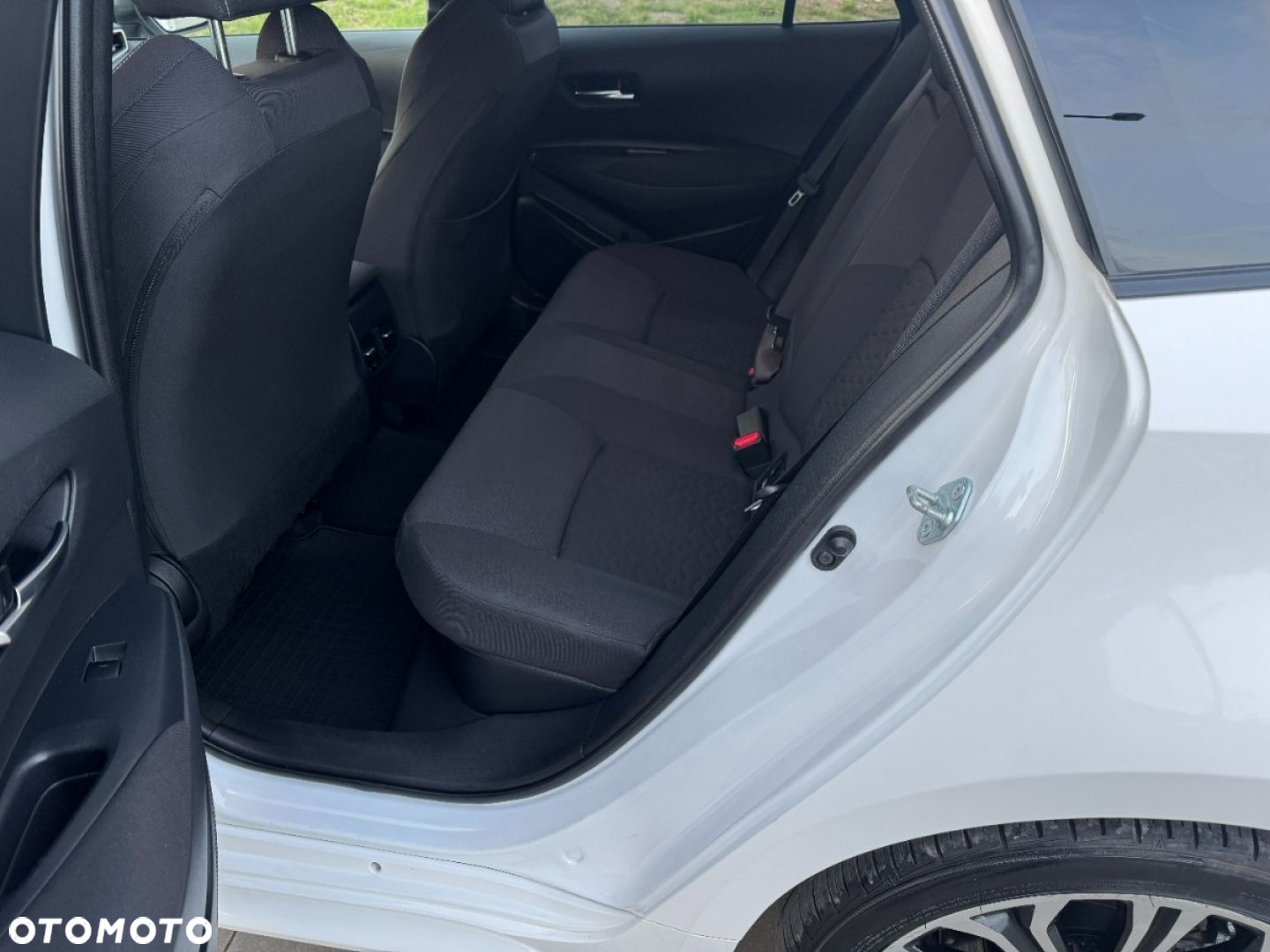 Toyota Corolla 1.8 Hybrid Active - 26